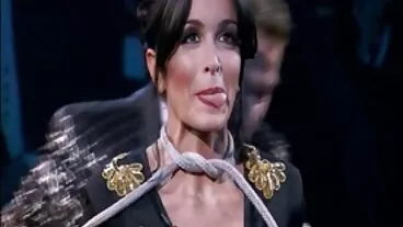 סמיילי קלואי סקוט מקבלת BWC בחריץ שלה