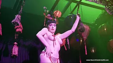 Brazzers: פאקינג שני השותפים לדירה טוקיו לין וקנדל קיידן בפורנו-HD