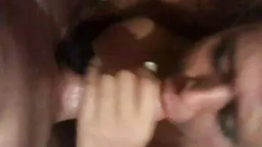 Brazzers: האחות הסקסית אנג'ל וויקי מקבל זיון חור בתפארת בפורנו HD
