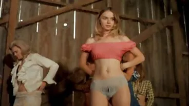 בני נוער חרמנים מוכנים לנגיחה בתחת שלהם