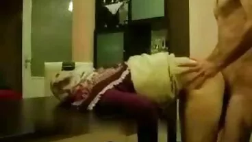 מותק עם התחת המושלם בגידות בבעלי במהלך החופשה