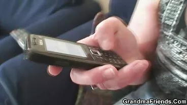 אמילי קריסטל, חובבת ה-BBC ההונגרית הקטנה, חבטה