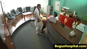 יופי דק ומהמם בחוף