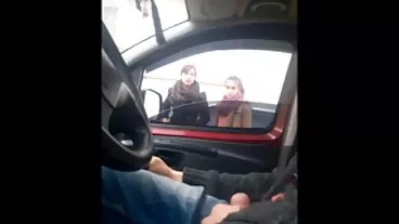 בראז'רים: סופיה לי הסקסית משחררת את זין הצניעות של ג'ורדי בפורנו-HD