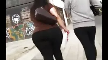 שרה ונדלה המהממת דפקה בחוזקה כשהיא לובשת גרביים