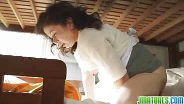 בעלה יודע איך להתייחס לשלל הזה